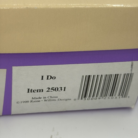 Just The Right Shoe by Raine “I Do” Circa 1990 Item 25031 Ivory Leaf Relief - Picture 8 of 12